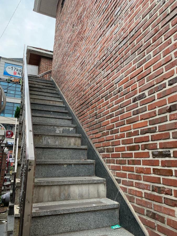 Bomulzip Hongdae Guesthouse Seoul Exterior photo